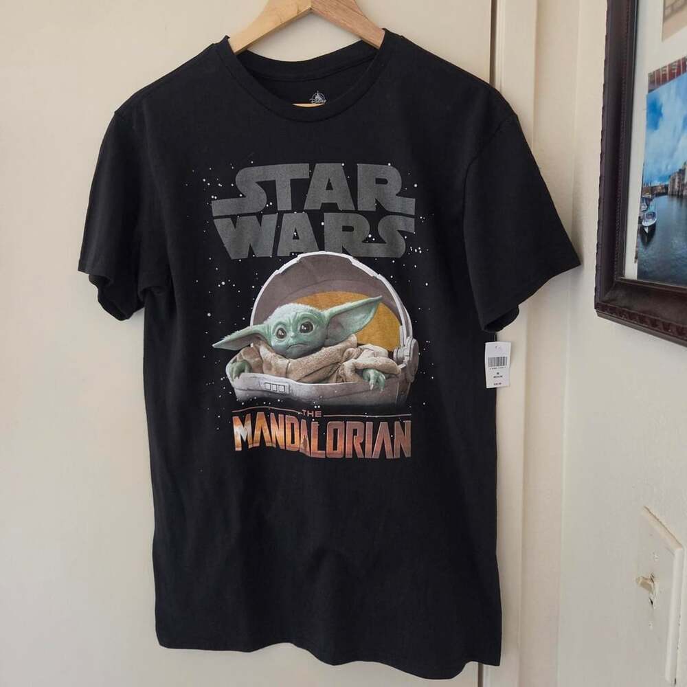 Disney Star Wars The Mandalorian Grogu Graphic T-Shirt Medium